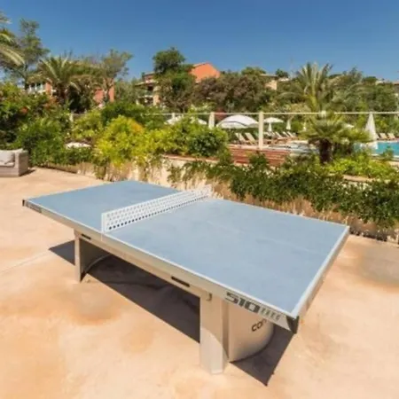 De Standing Face à La Baie De St-tropez, Vue Mer, Jardin Et Piscine. Apartamento