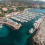 De Standing Face A La Baie De St-tropez, Vue Mer, Jardin Et Piscine. Apartman La Garonnette-Plage