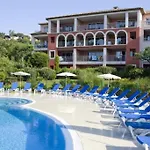 Apartman De Standing Face A La Baie De St-tropez, Vue Mer, Jardin Et Piscine. *