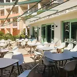 De Standing Face A La Baie De St-tropez, Vue Mer, Jardin Et Piscine. Apartman La Garonnette-Plage