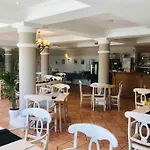 De Standing Face A La Baie De St-tropez, Vue Mer, Jardin Et Piscine. Apartman