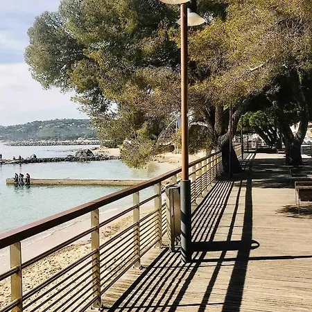 De Standing Face A La Baie De St-tropez, Vue Mer, Jardin Et Piscine. La Garonnette-Plage