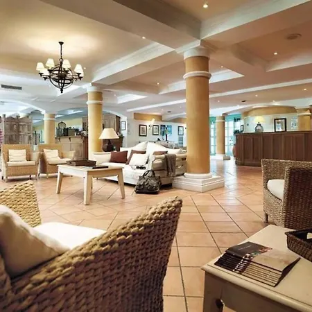 De Standing Face A La Baie De St-tropez, Vue Mer, Jardin Et Piscine. Apartman La Garonnette-Plage