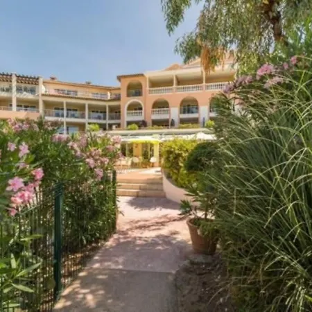 De Standing Face A La Baie De St-tropez, Vue Mer, Jardin Et Piscine. Apartment *