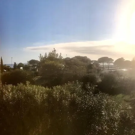 Apartment De Standing Face A La Baie De St-tropez, Vue Mer, Jardin Et Piscine. La Garonnette-Plage