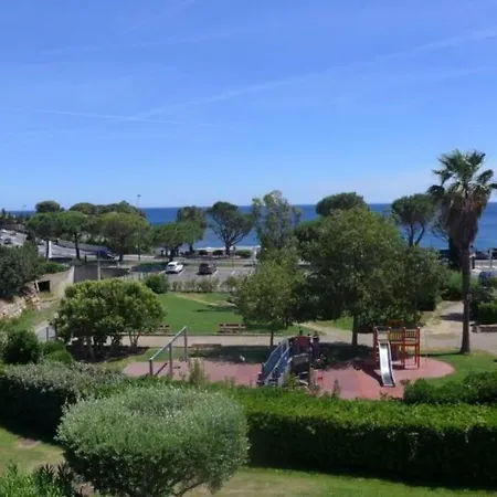 De Standing Face A La Baie De St-tropez, Vue Mer, Jardin Et Piscine. La Garonnette-Plage