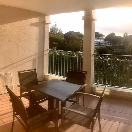 De Standing Face A La Baie De St-tropez, Vue Mer, Jardin Et Piscine. Apartamento La Garonnette-Plage