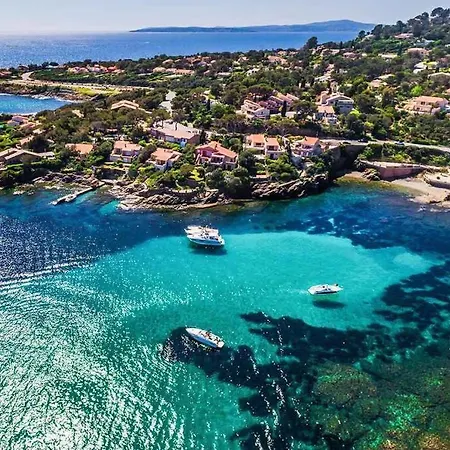 De Standing Face A La Baie De St-tropez, Vue Mer, Jardin Et Piscine. * La Garonnette-Plage