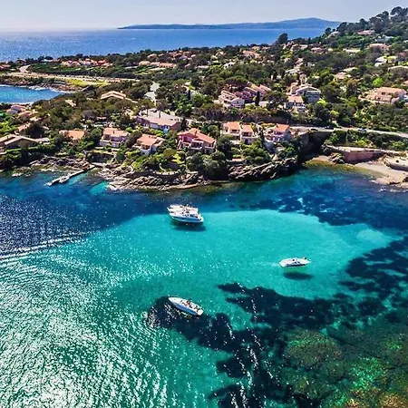 De Standing Face A La Baie De St-tropez, Vue Mer, Jardin Et Piscine. * La Garonnette-Plage
