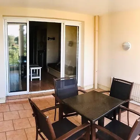 De Standing Face A La Baie De St-tropez, Vue Mer, Jardin Et Piscine. Apartment
