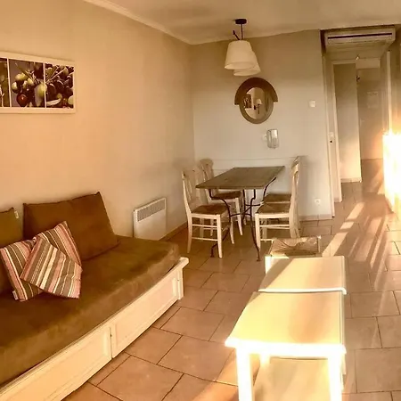 De Standing Face A La Baie De St-tropez, Vue Mer, Jardin Et Piscine. Apartment