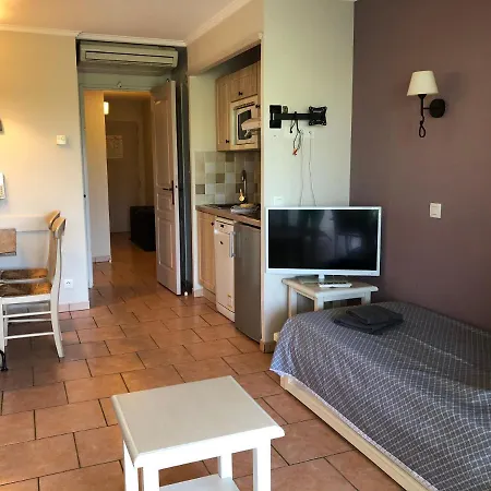 Apartamento De Standing Face A La Baie De St-tropez, Vue Mer, Jardin Et Piscine. La Garonnette-Plage