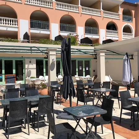 De Standing Face A La Baie De St-tropez, Vue Mer, Jardin Et Piscine. Apartamento La Garonnette-Plage