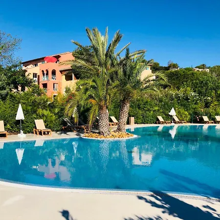 De Standing Face A La Baie De St-tropez, Vue Mer, Jardin Et Piscine. *
